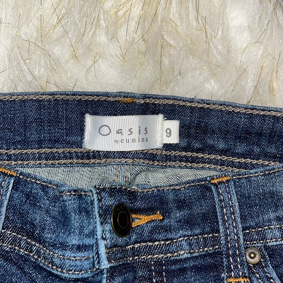 Oasis | bought at Windsor | ripped, stretchy, great fit jeans | size 9 - Picture 3 of 6
